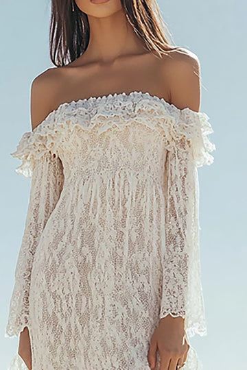 Épaule dénudée fourreau en dentelle blanche Boho robe de mariée avec fente